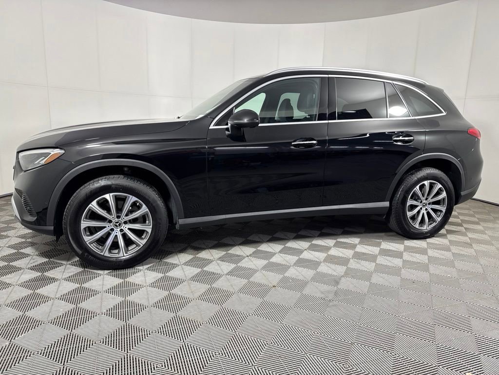Certified 2025 Mercedes-Benz GLC 300 4MATIC image 1
