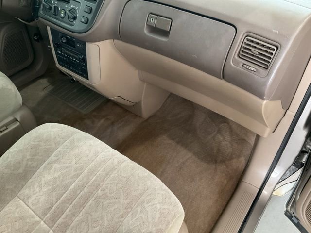 Used 1998 Toyota Sienna LE image 22