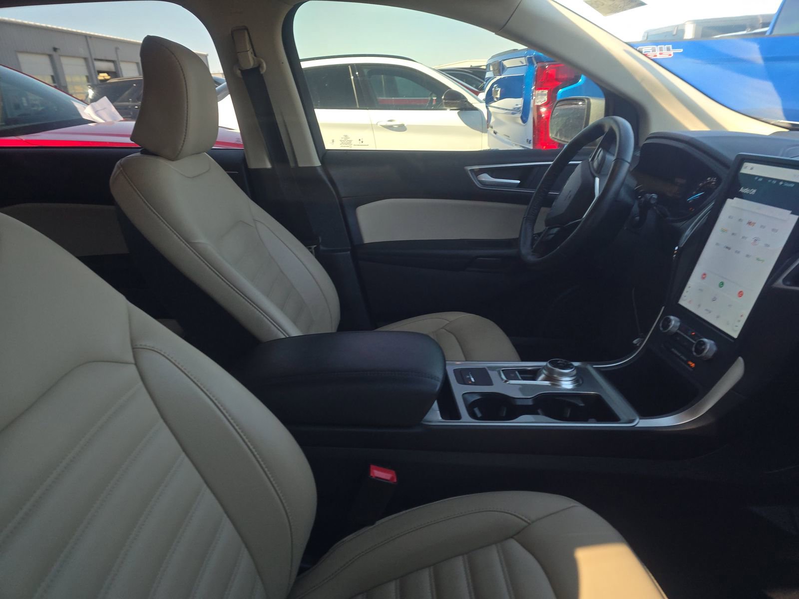 Used 2024 Ford Edge SEL image 11