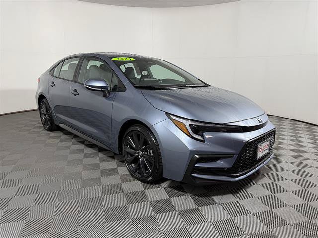 Used 2023 Toyota Corolla SE w/ Carpet Mat Package (TMS) FWD image 3