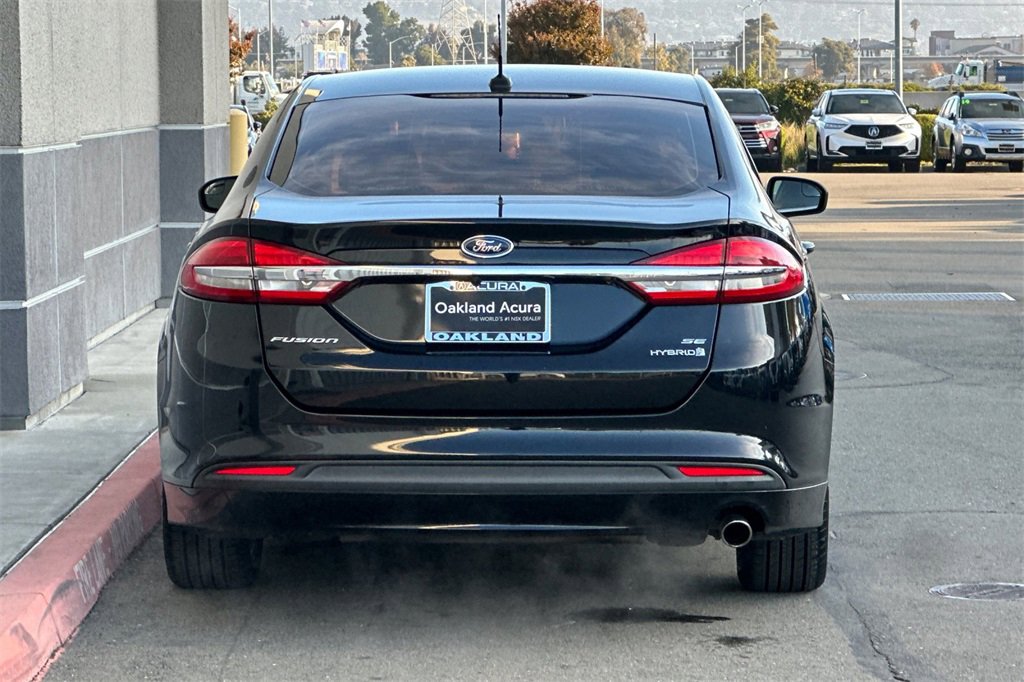 Used 2018 Ford Fusion SE image 5