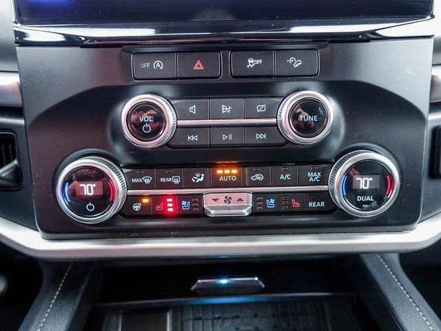 Used 2024 Ford Expedition Max XLT image 3