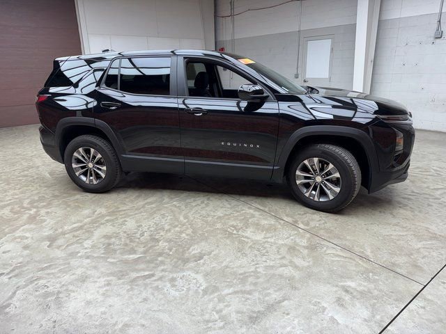 Used 2025 Chevrolet Equinox LT w/ Safety and Technology Package image 6