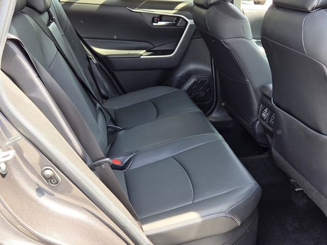 Used 2022 Toyota RAV4 XLE Premium AWD/4WD image 17