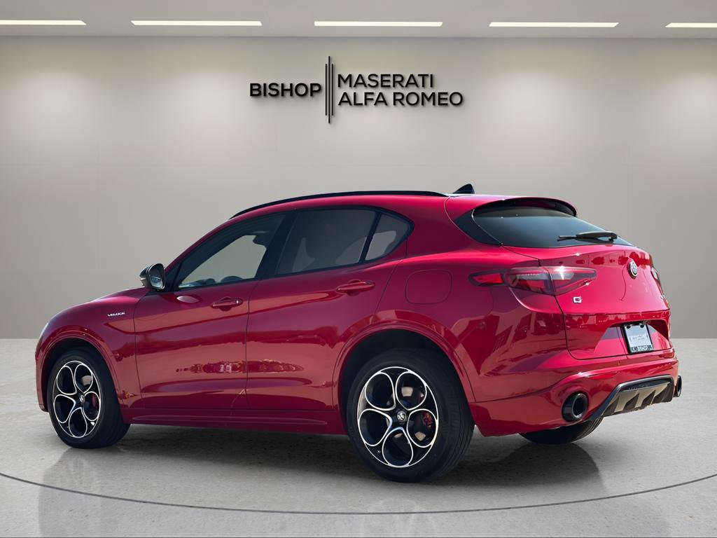 Used 2022 Alfa Romeo Stelvio Veloce image 5