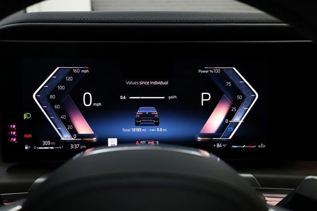 Used 2024 BMW 760i xDrive w/ Executive Package image 93