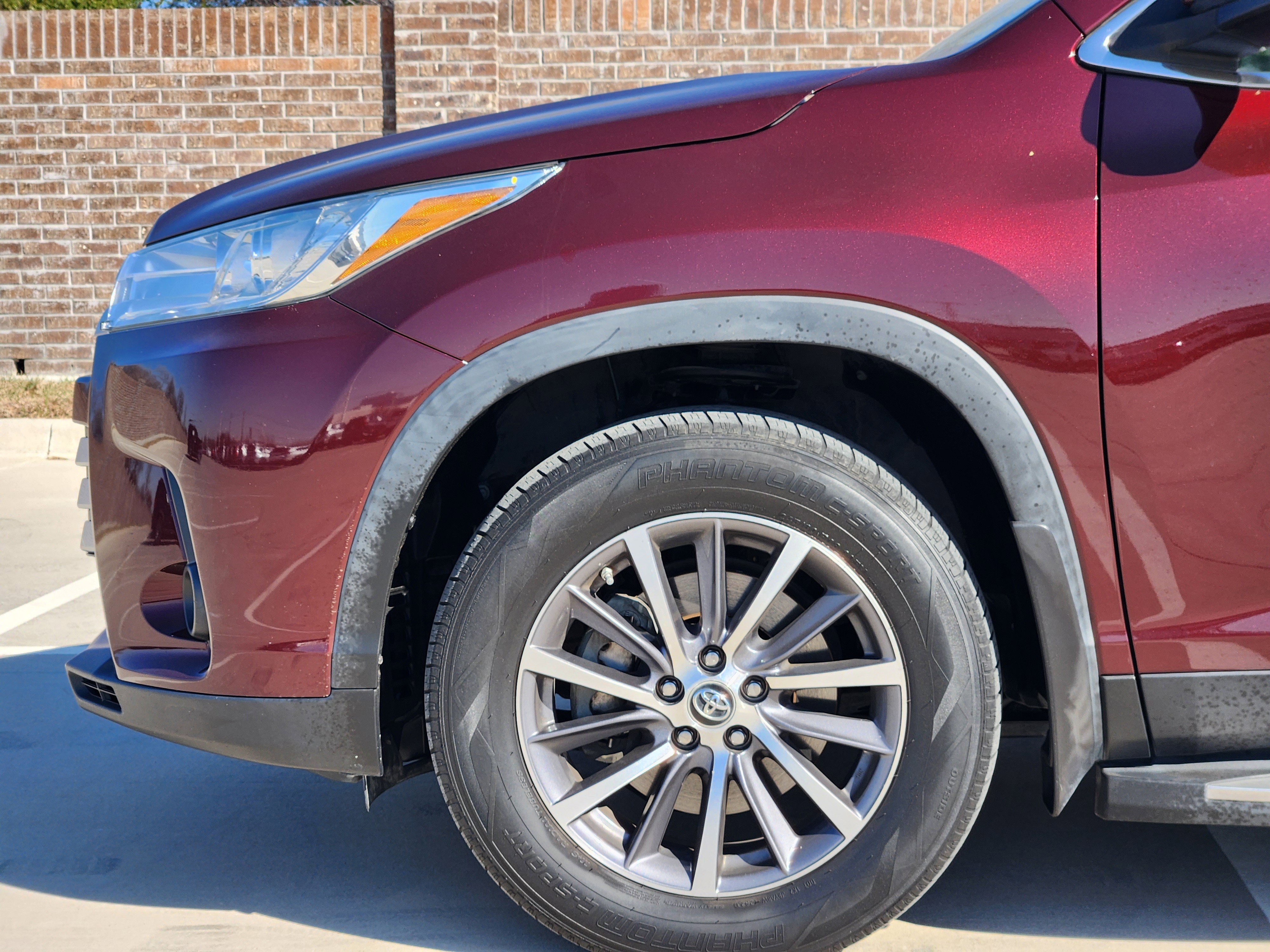 Used 2019 Toyota Highlander XLE image 10