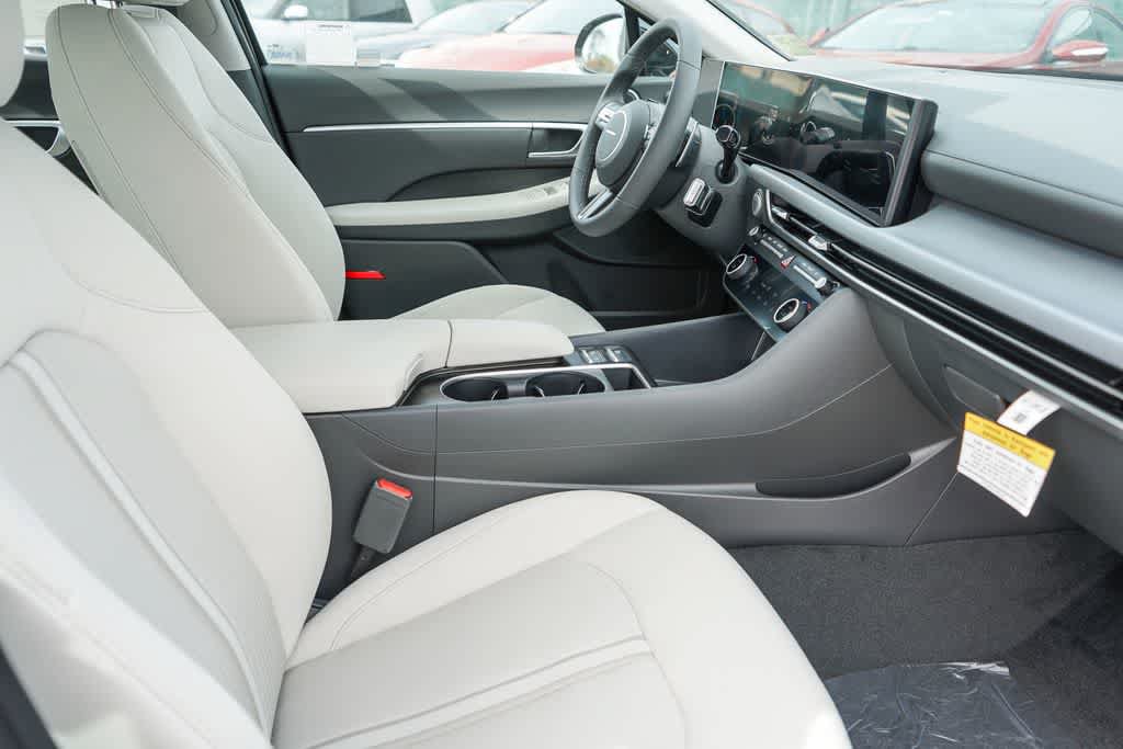 New 2026 Hyundai Sonata SEL FWD image 15