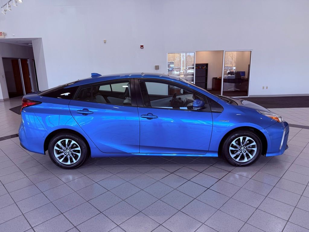 Used 2022 Toyota Prius Limited w/ Premium Convenience Package image 16