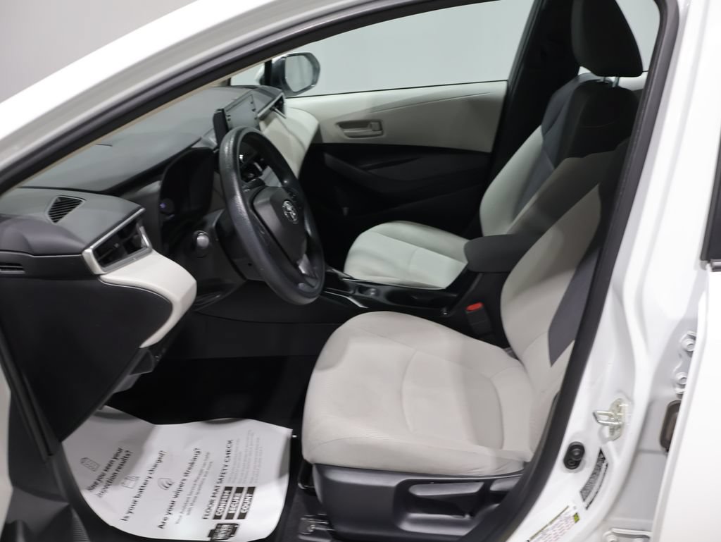 Used 2022 Toyota Corolla LE w/ Carpet Mat Package (TMS) FWD image 10