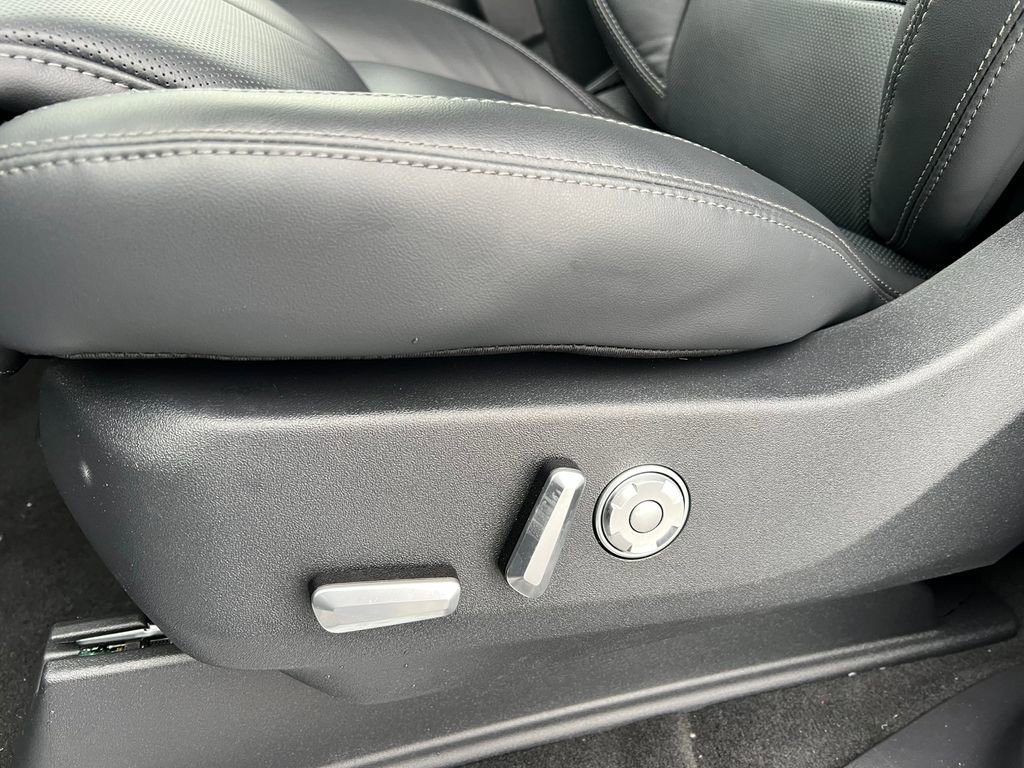 New 2026 Lincoln Navigator L Reserve w/ Jet Appearance Package image 11