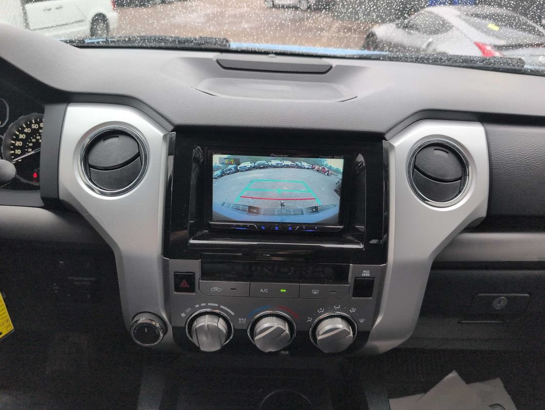 Used 2019 Toyota Tundra SR5 w/ SR5 Upgrade Package AWD/4WD image 18