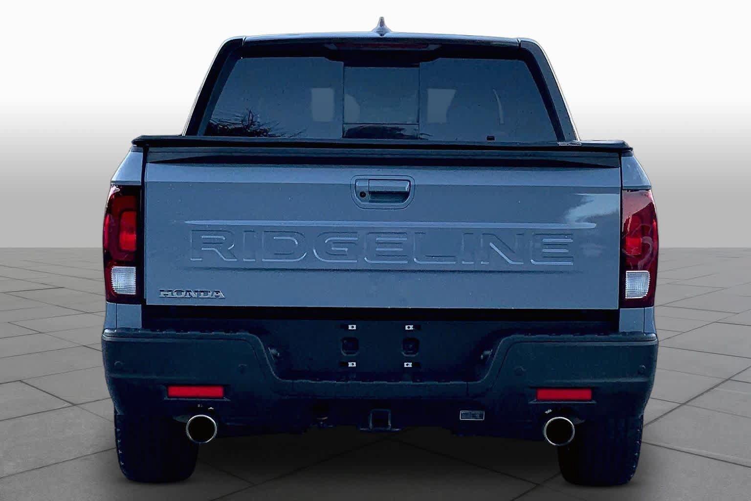 Certified 2025 Honda Ridgeline Black Edition image 5