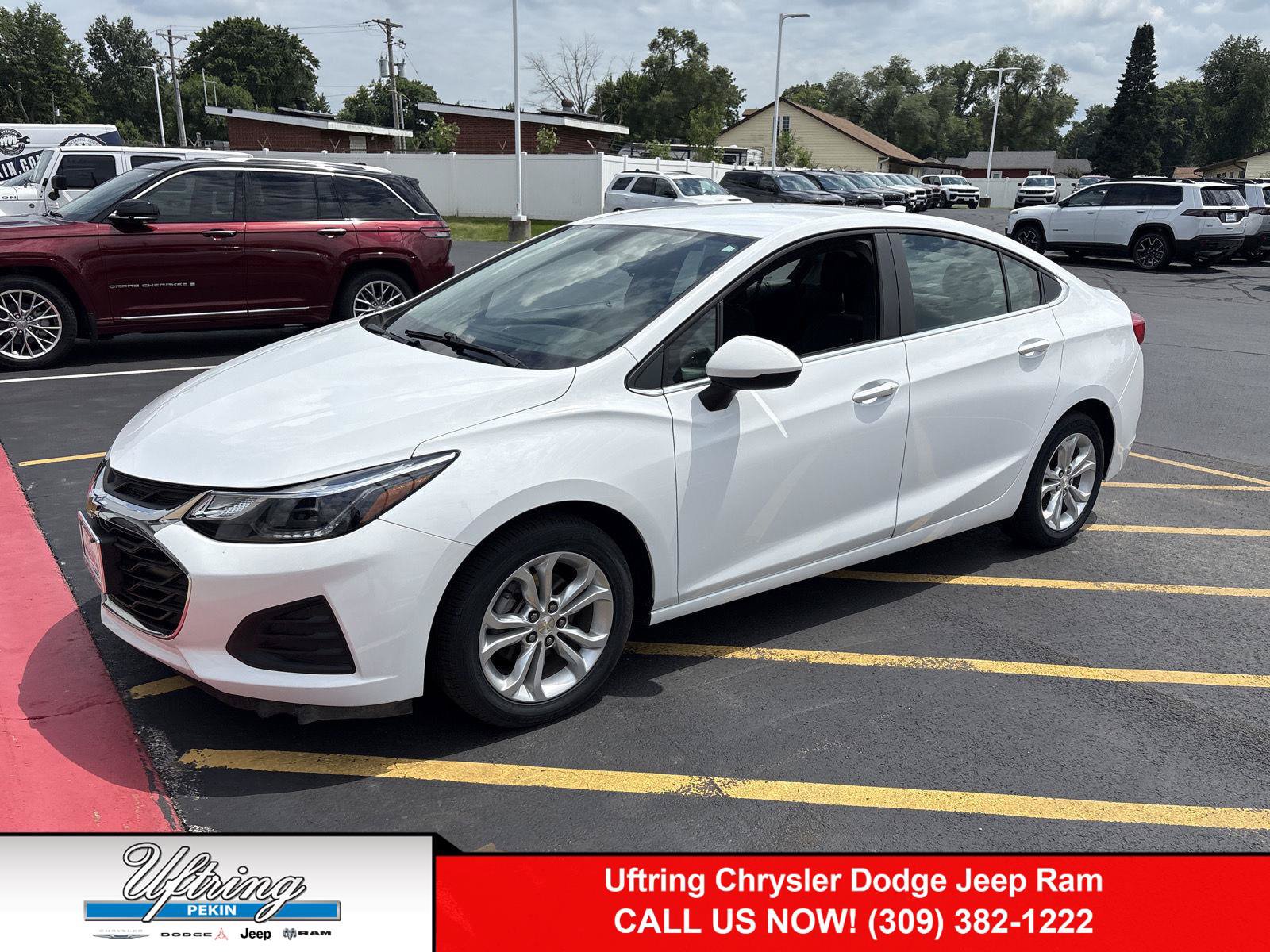 Used 2019 Chevrolet Cruze LT w/ LT True North Edition FWD image 1