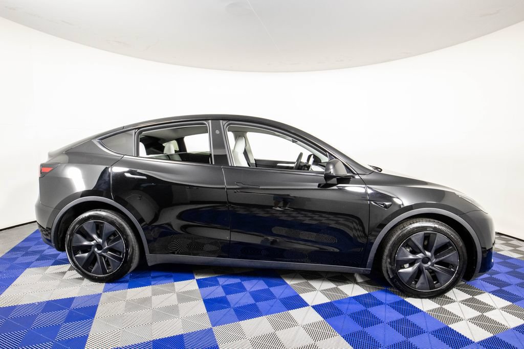 Used 2024 Tesla Model Y Long Range AWD/4WD image 5