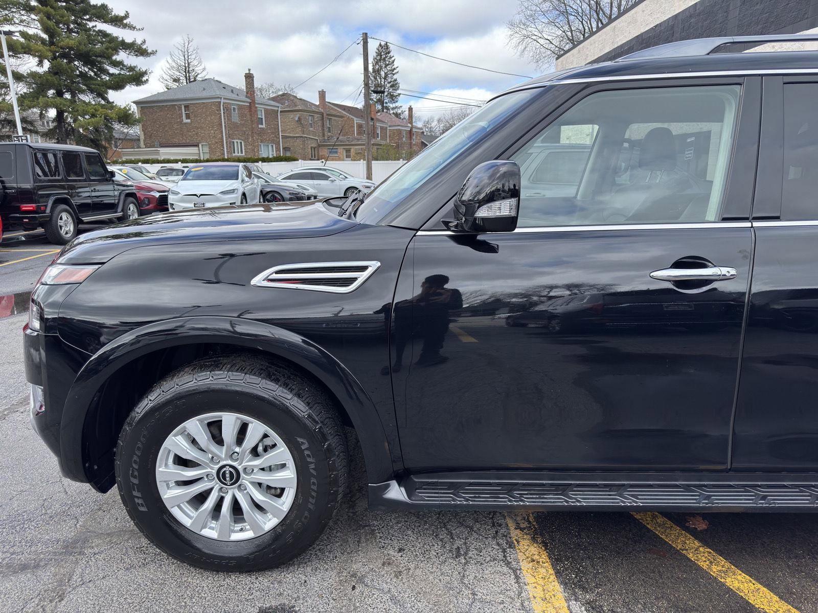 Used 2023 Nissan Armada SV w/ Cargo Package image 3