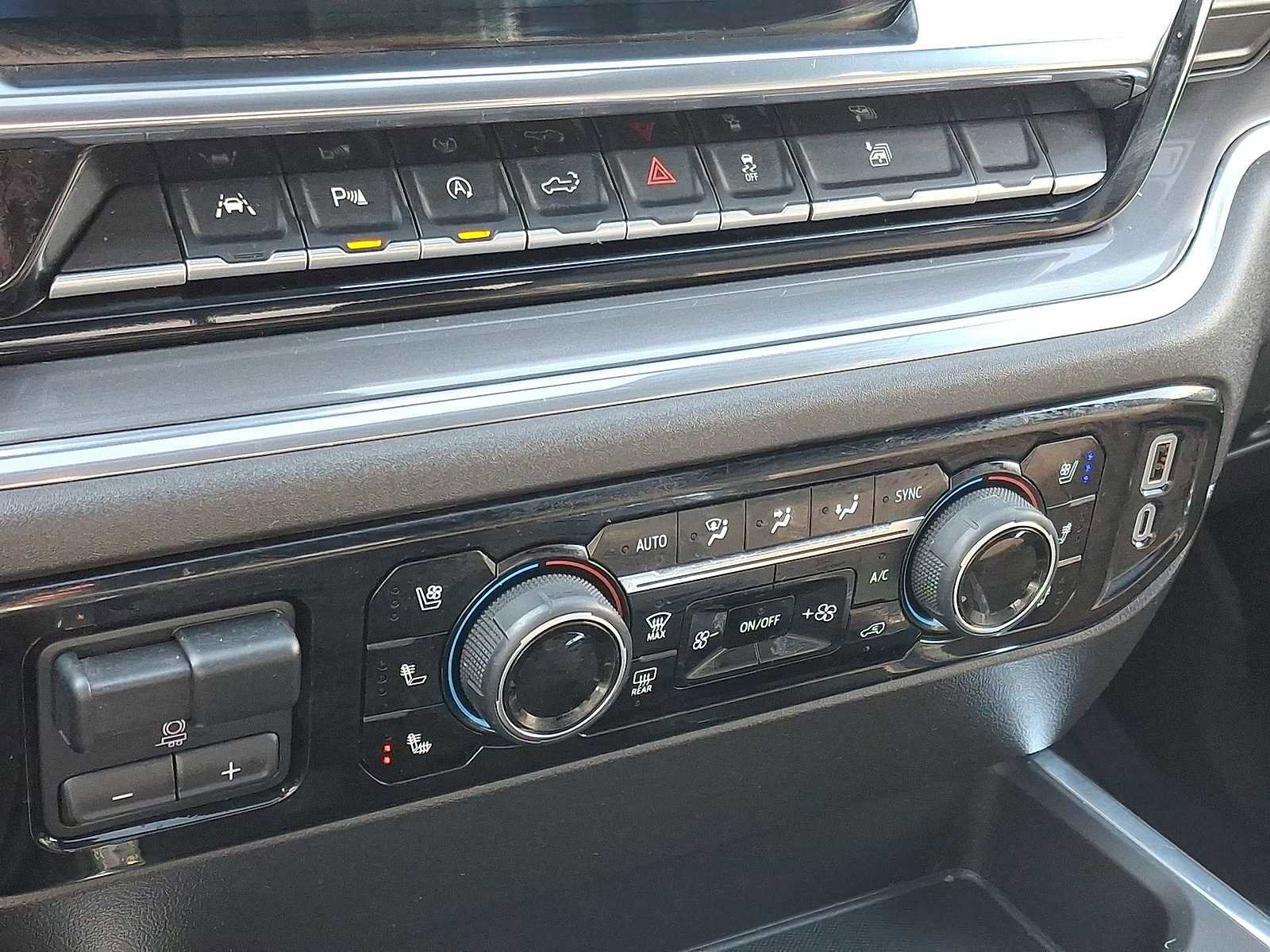 Used 2025 Chevrolet Silverado 1500 High Country image 24