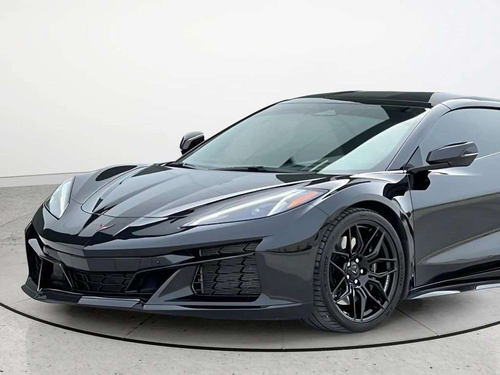 Used 2025 Chevrolet Corvette Z06 image 8