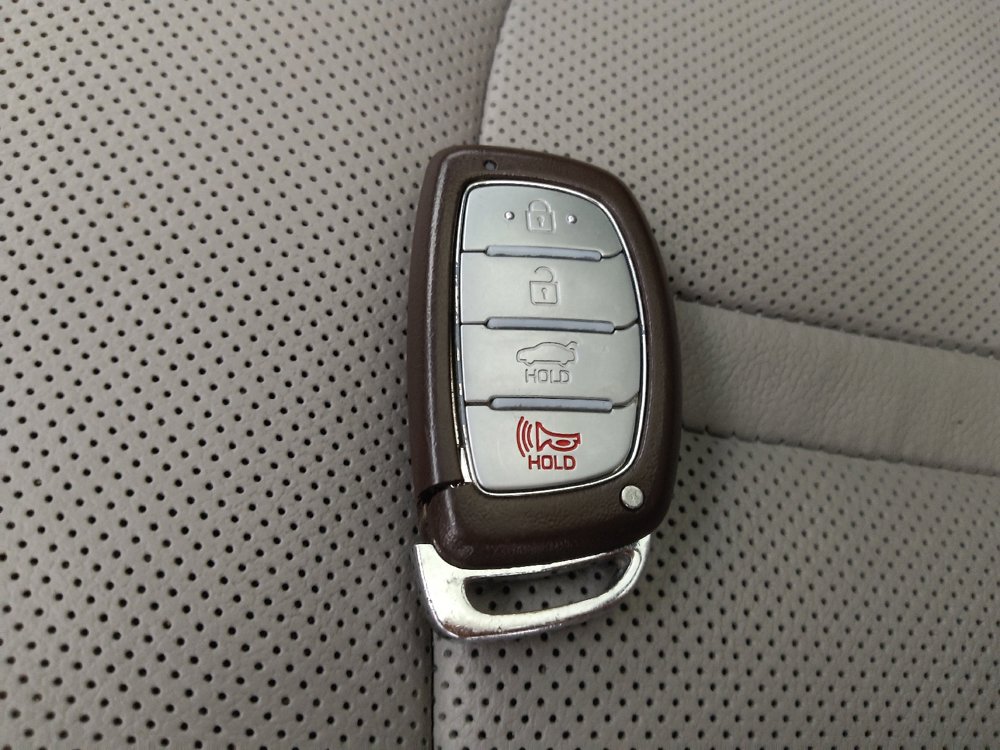 Used 2016 Hyundai Sonata Limited w/ Option Group 04 image 32