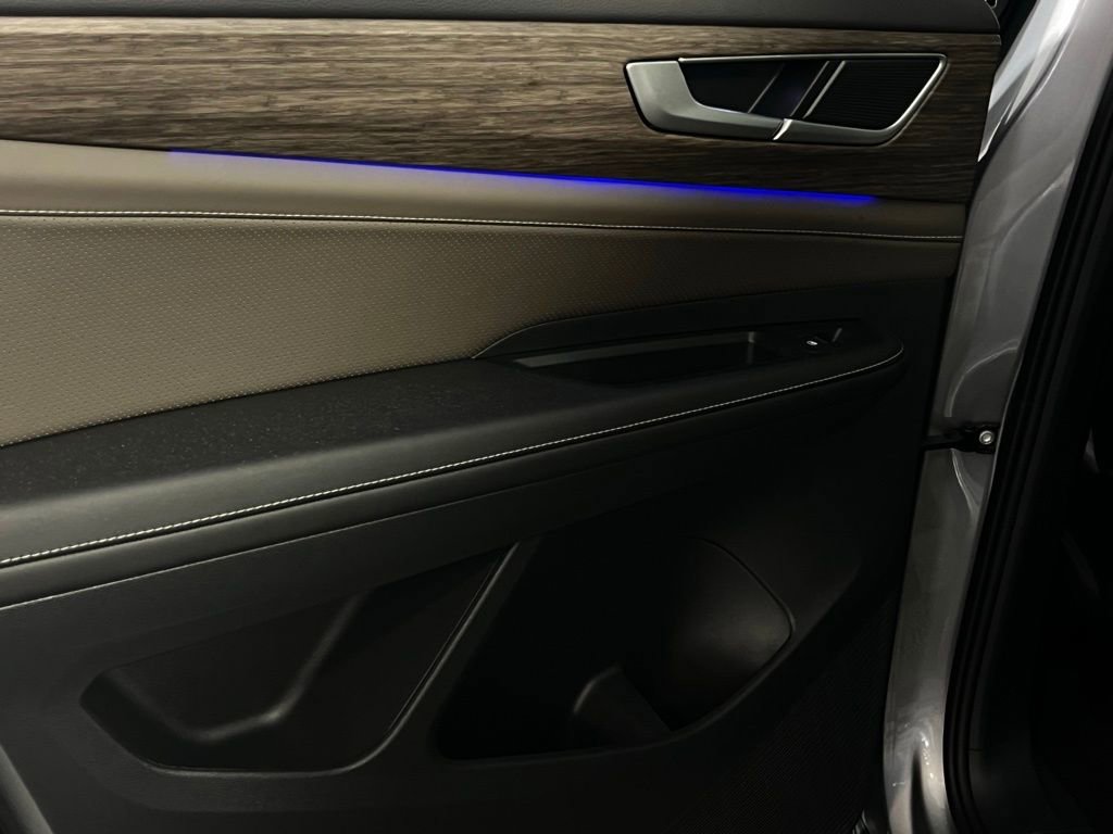 Used 2025 Volkswagen Atlas SEL image 33