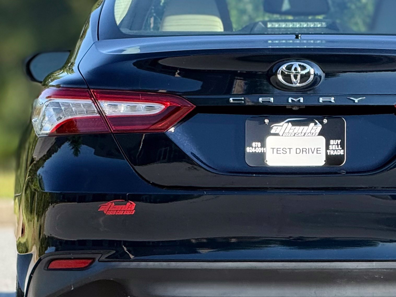 Used 2019 Toyota Camry XLE w/ Carpet Mat Package FWD image 16
