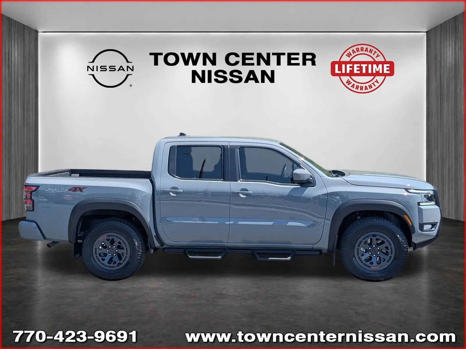 Used 2025 Nissan Frontier PRO-4X AWD/4WD image 8