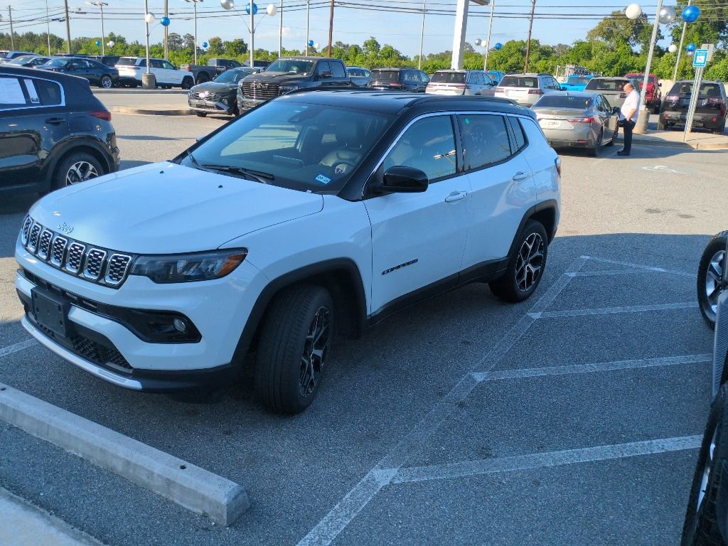 Used 2025 Jeep Compass Limited AWD/4WD image 1