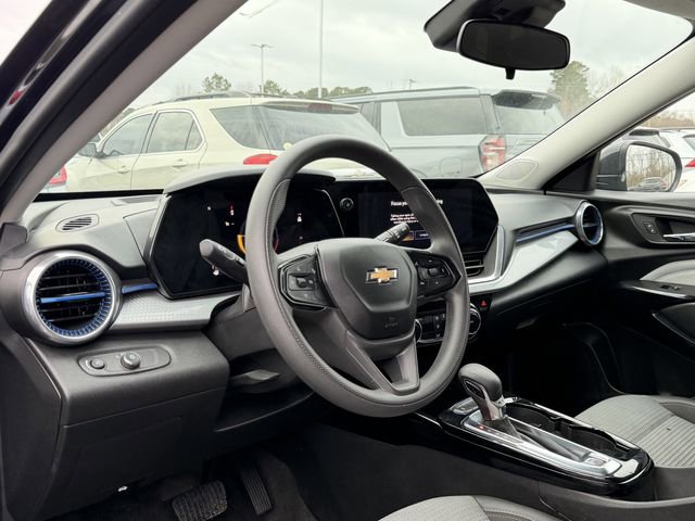 Used 2024 Chevrolet Trax LT image 10