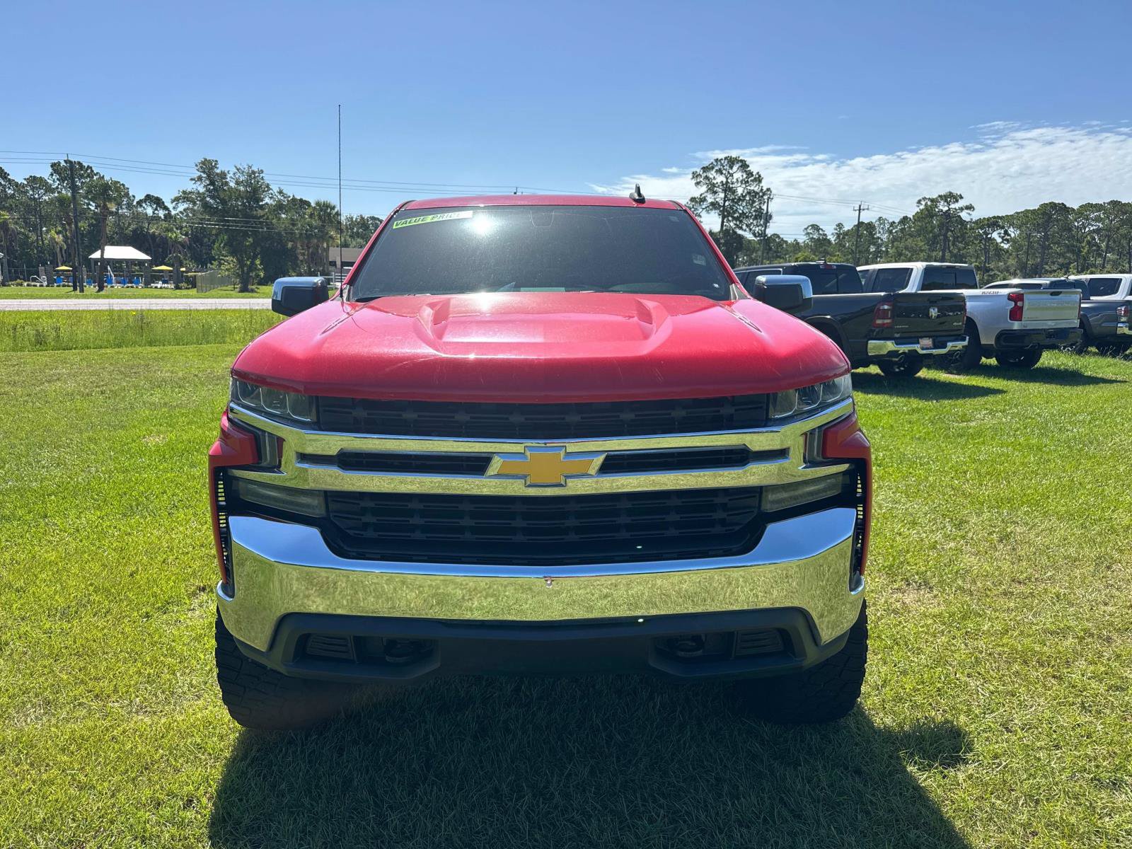 Used 2020 Chevrolet Silverado 1500 LT AWD/4WD image 8