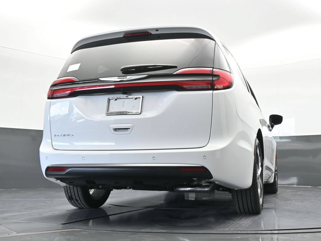 New 2026 Chrysler Pacifica Pinnacle FWD image 59