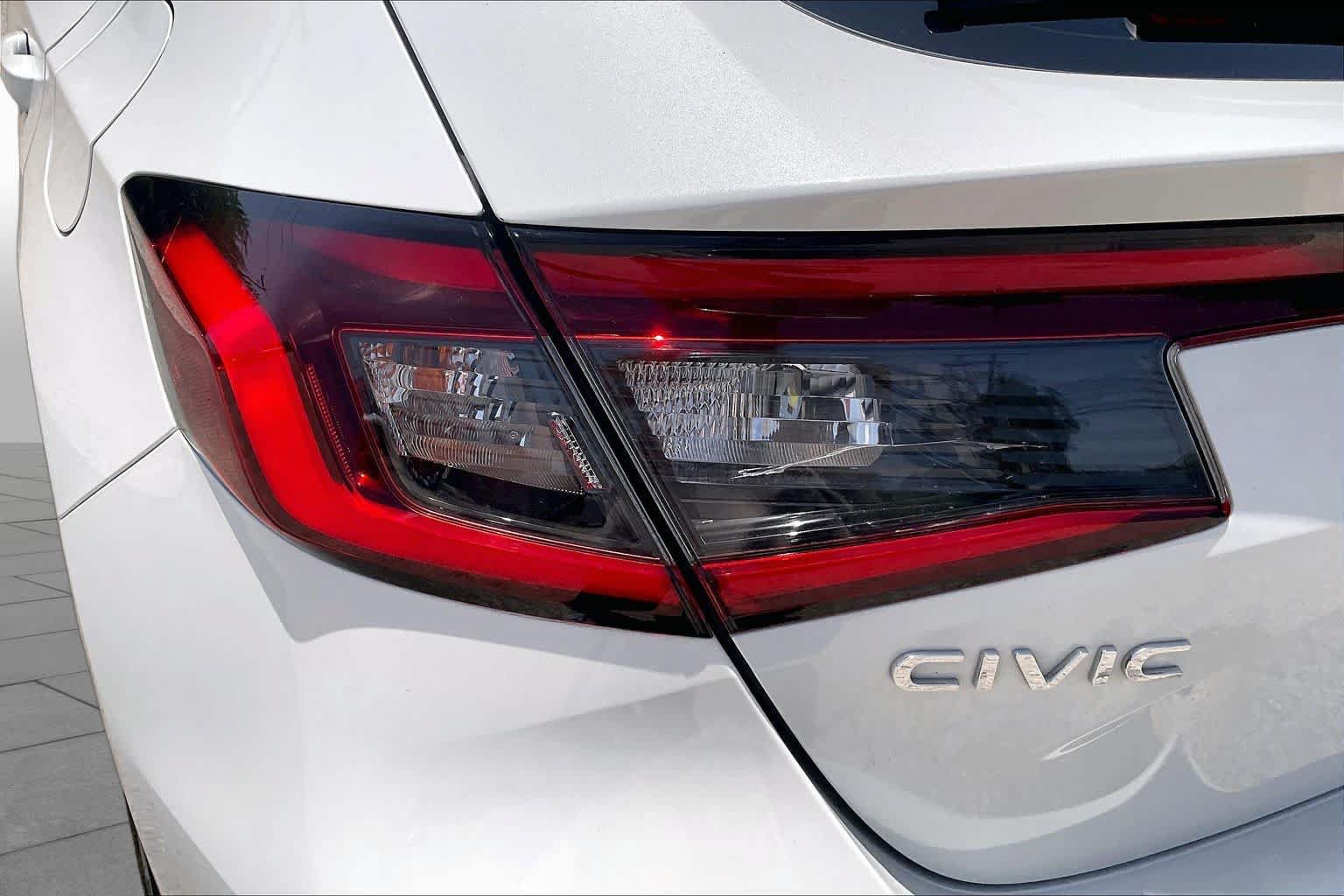 Used 2025 Honda Civic Sport image 28