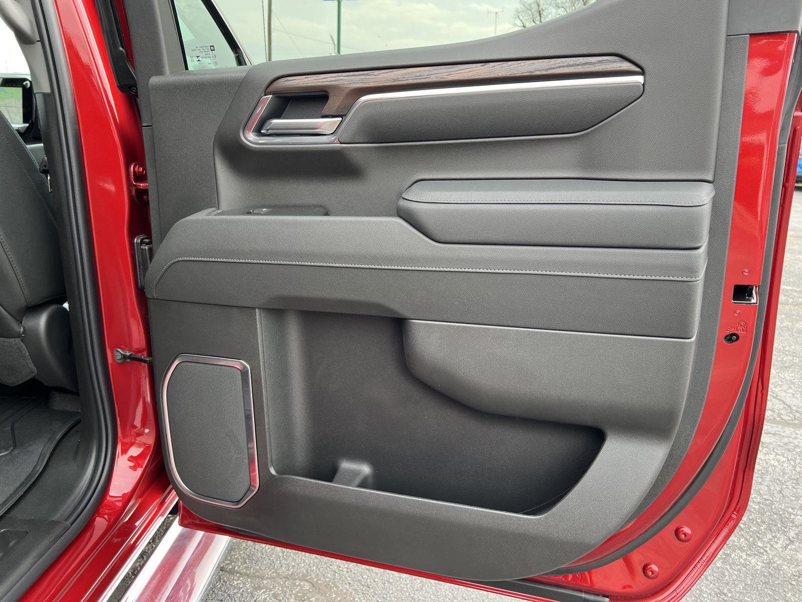 New 2026 GMC Sierra 1500 SLT image 21