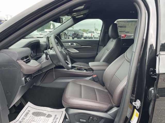 New 2026 Ford Explorer Platinum RWD image 18