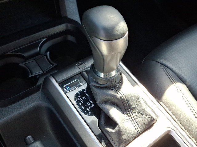 Used 2022 Toyota Tacoma Limited AWD/4WD image 17