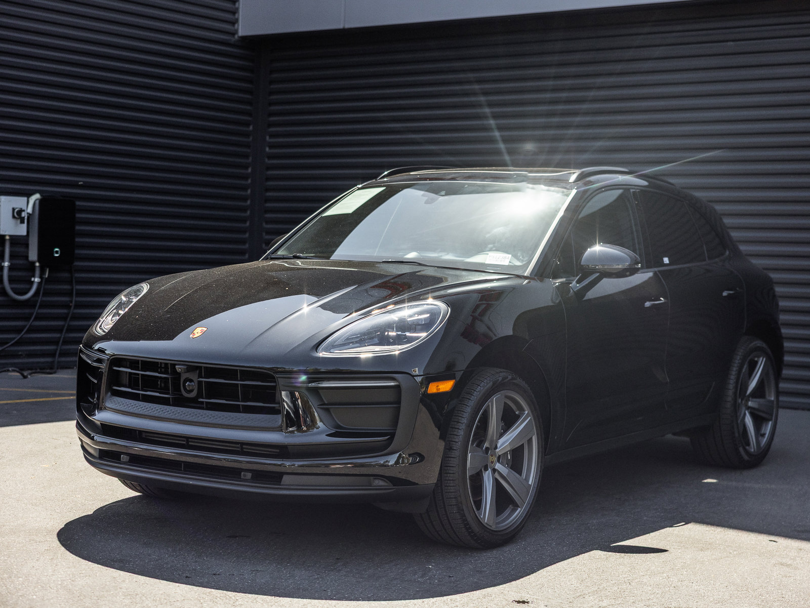 Certified 2026 Porsche Macan AWD/4WD image 1