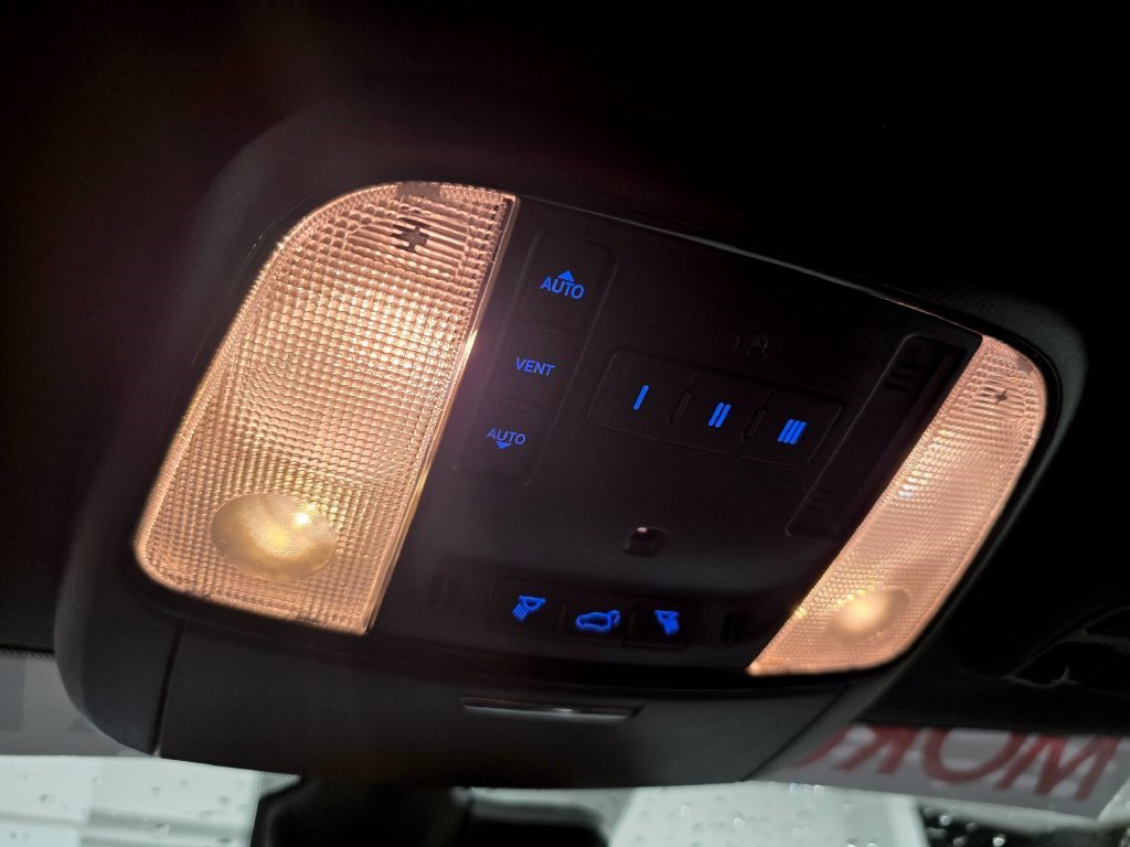 Used 2023 Dodge Durango R/T w/ Blacktop Package AWD/4WD image 31