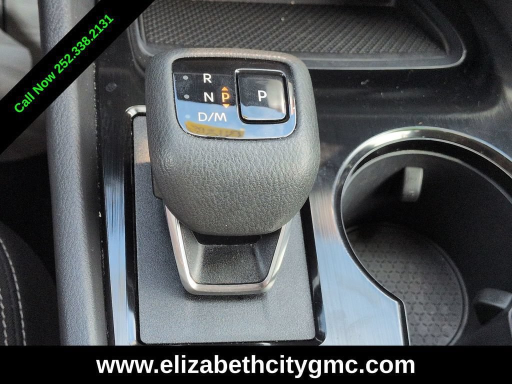 Used 2025 Nissan Rogue SV FWD image 13