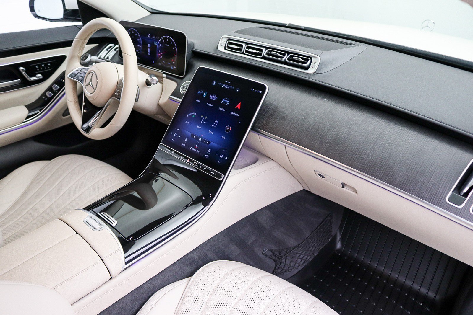 Used 2022 Mercedes-Benz S 500 4MATIC w/ AMG Line Package image 22