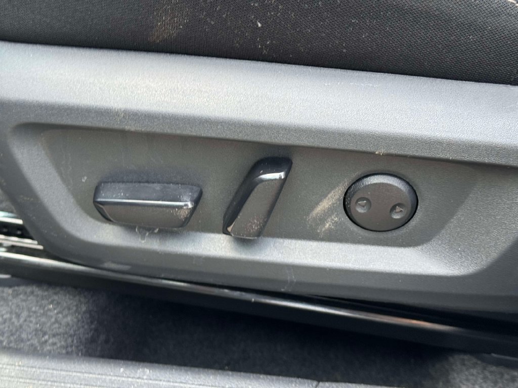 Certified 2026 Nissan Rogue SV AWD/4WD image 17