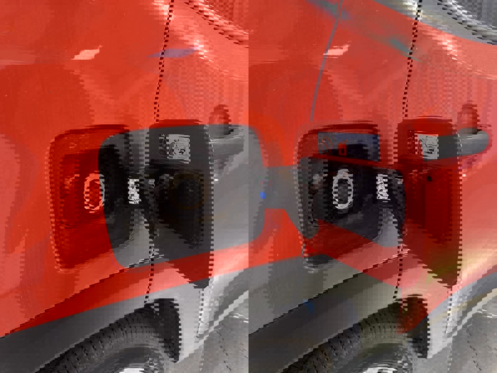 Used 2018 Jeep Renegade Sport w/ Power & Air Group image 16