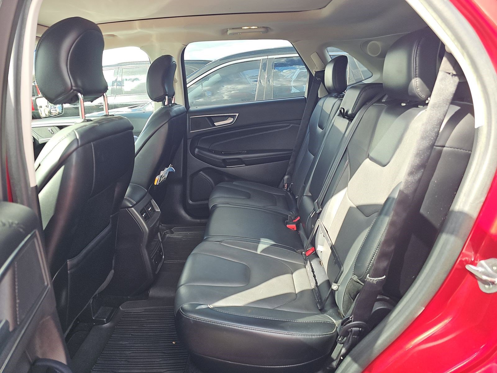 Used 2018 Ford Edge Titanium w/ Equipment Group 302A image 19