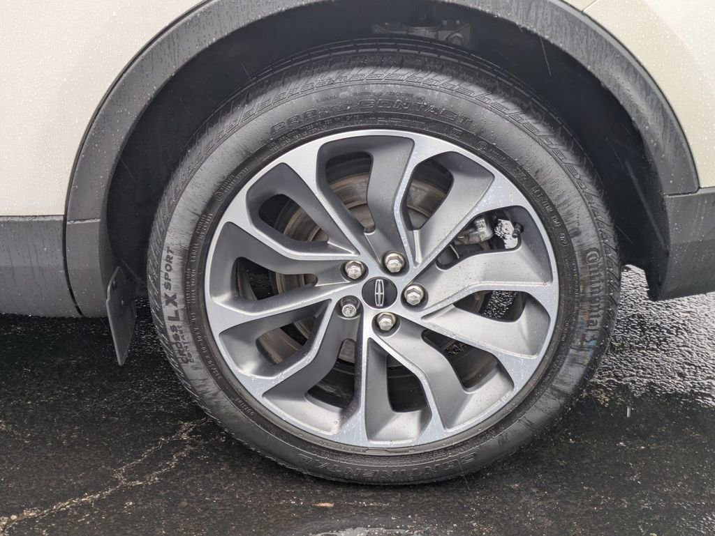 Used 2023 Lincoln Nautilus Reserve w/ Equipment Group 201A image 17