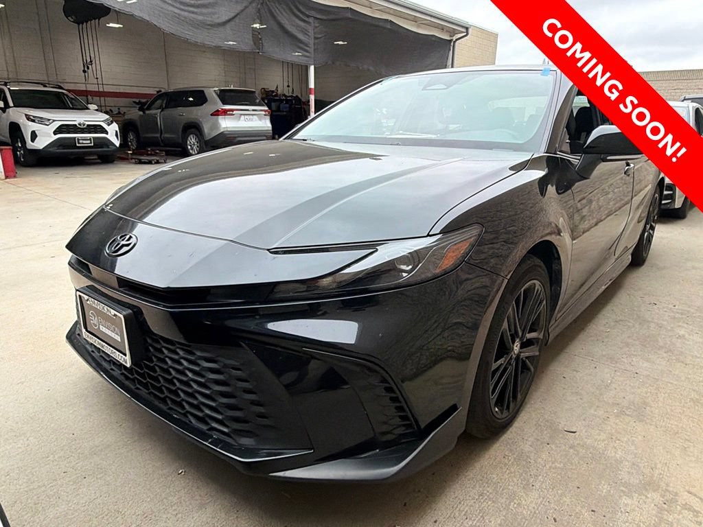Certified 2025 Toyota Camry SE FWD image 3