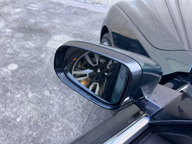 Used 2017 Jaguar XF Premium image 12