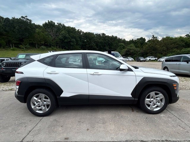 Certified 2026 Hyundai Kona SE FWD image 2