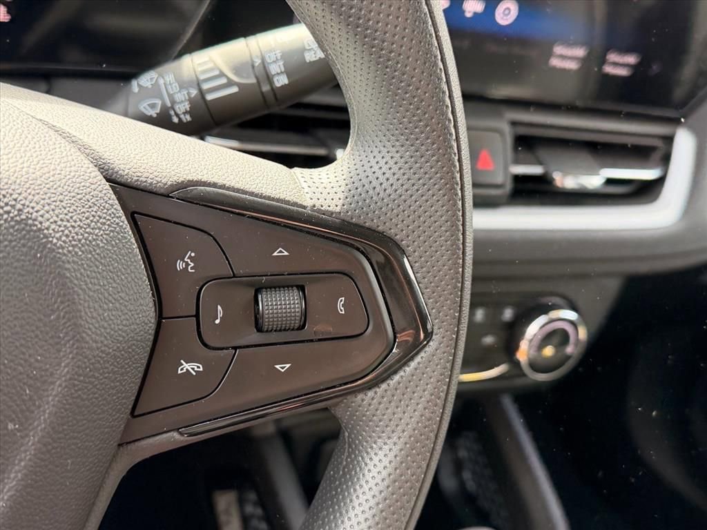 Used 2025 Chevrolet TrailBlazer LS w/ LS Convenience Package image 17