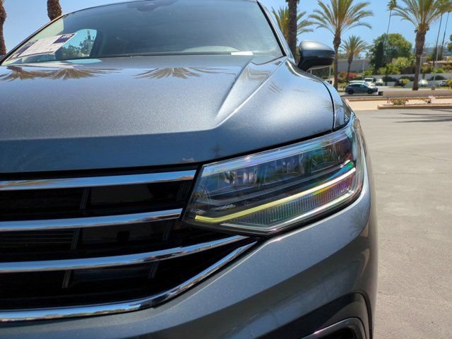 Used 2022 Volkswagen Tiguan SE w/ Panoramic Sunroof Package FWD image 10