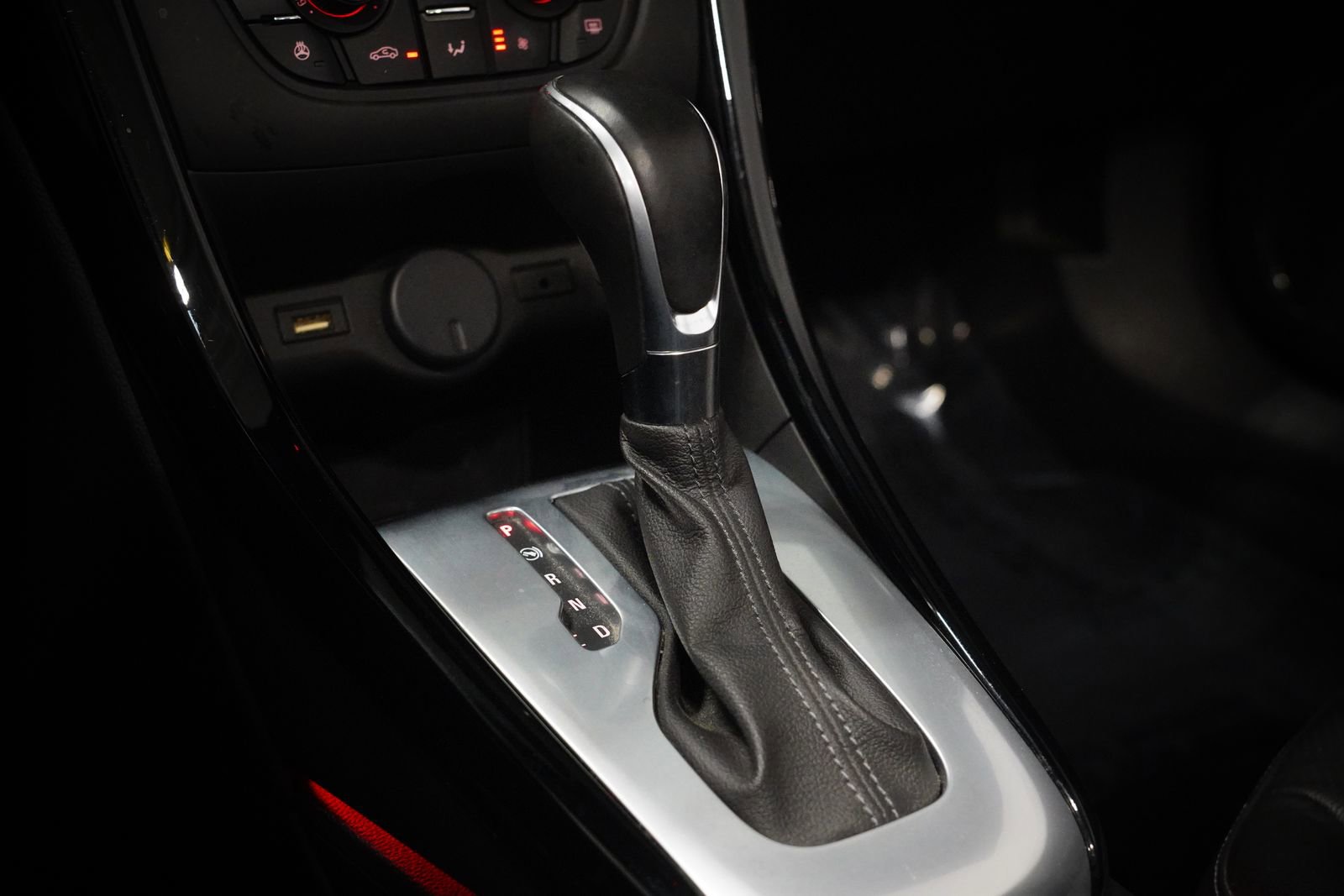 Used 2016 Buick Cascada Premium image 31