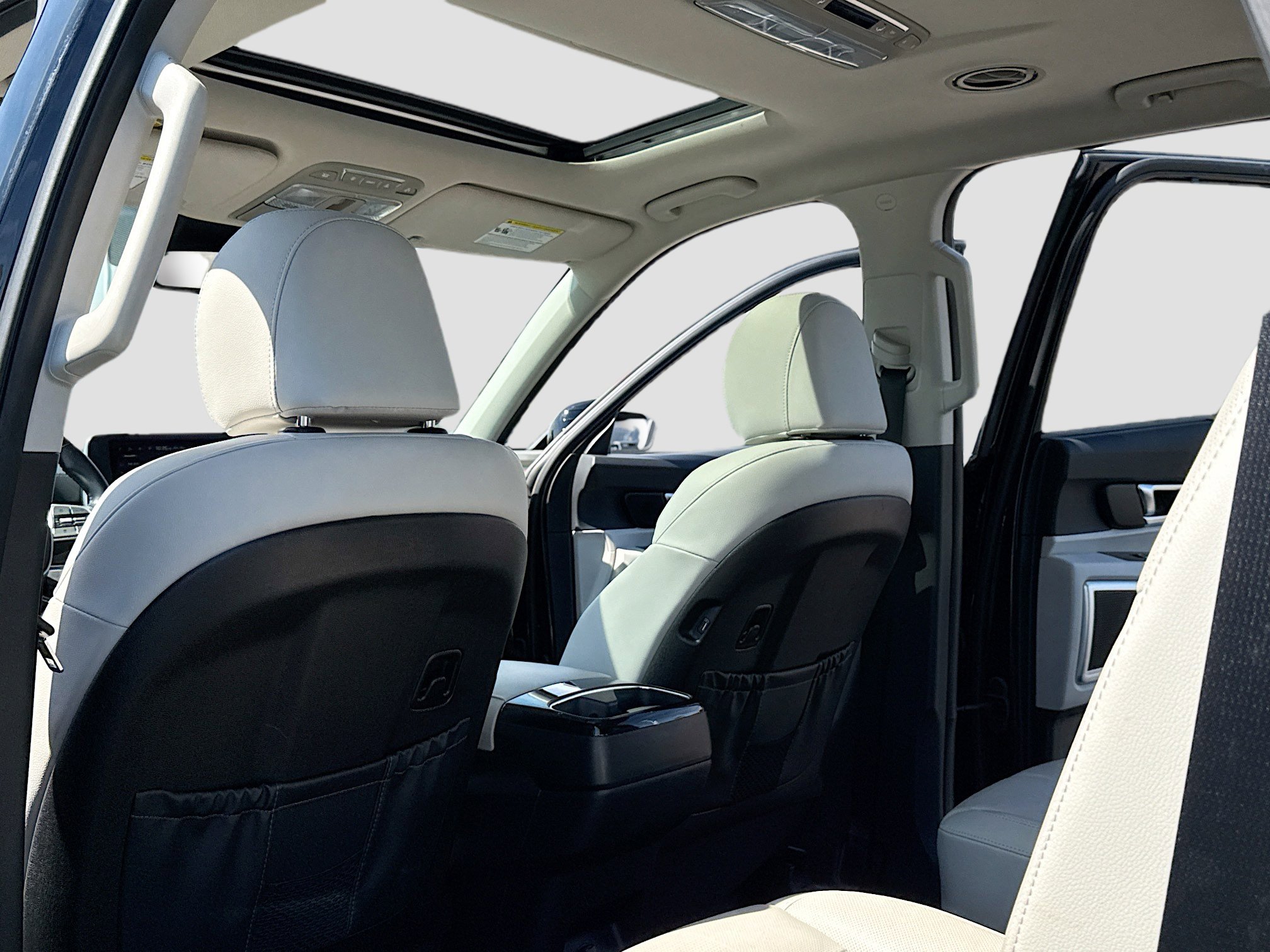 Used 2022 Kia Telluride EX w/ EX Premium Package FWD image 6