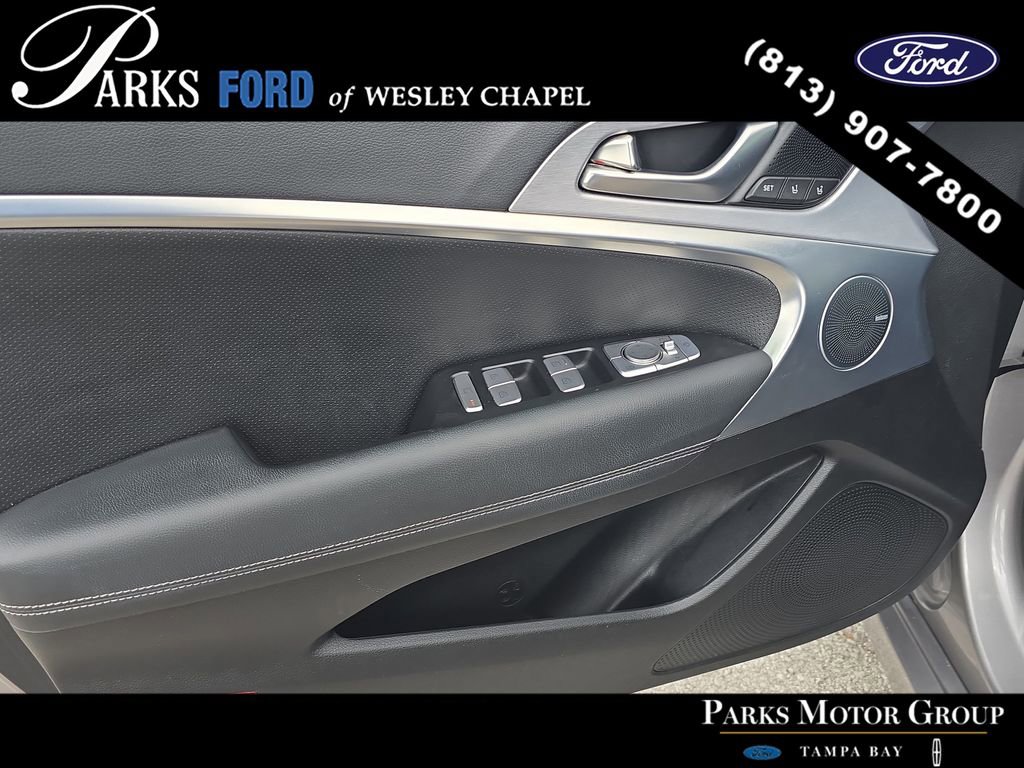 Used 2021 Genesis G70 2.0T w/ Elite Package RWD image 15